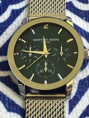 Geoffrey Beene Mens Watch 42mm Silver Tone Mesh band & green face New Battery